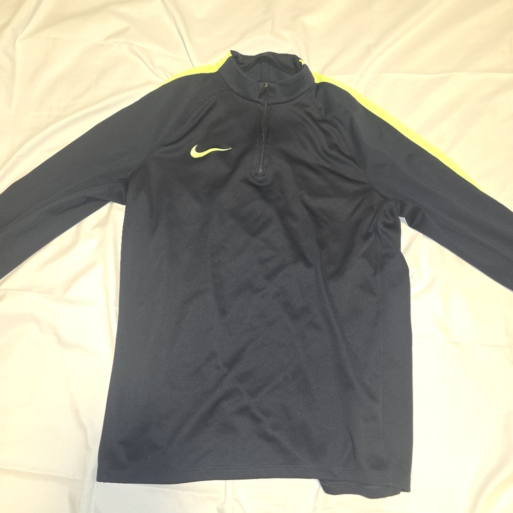 Nike Dri-Fit Men's Long-Sleeve Shirt - Small